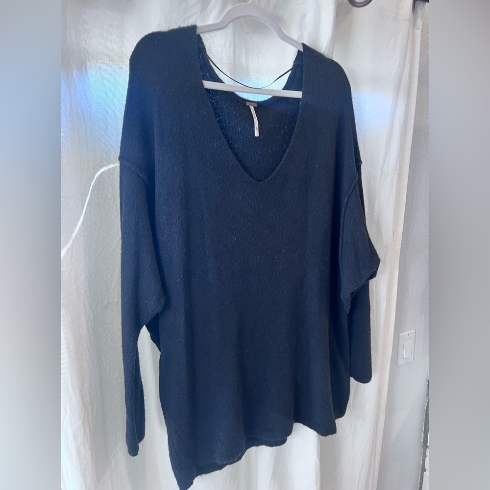 Free people women’s Lofty Bouclé-Knit Sweater Black Long Sleve Sz Med EUC - Picture 3 of 4